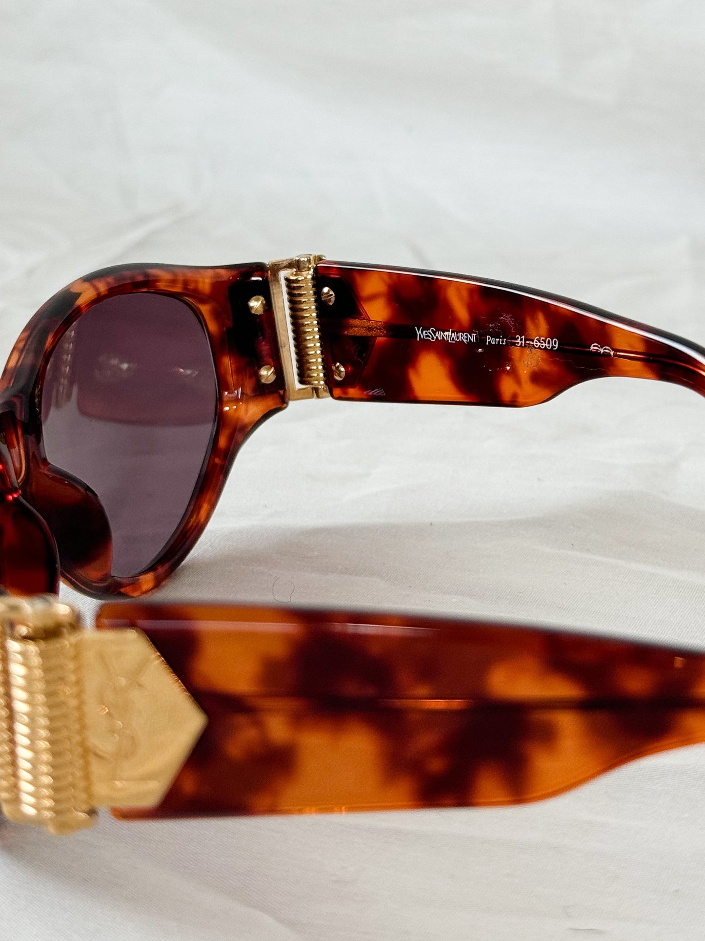 Yves Saint Laurent Tortoiseshell Oval Sunnies Icarus Vintage