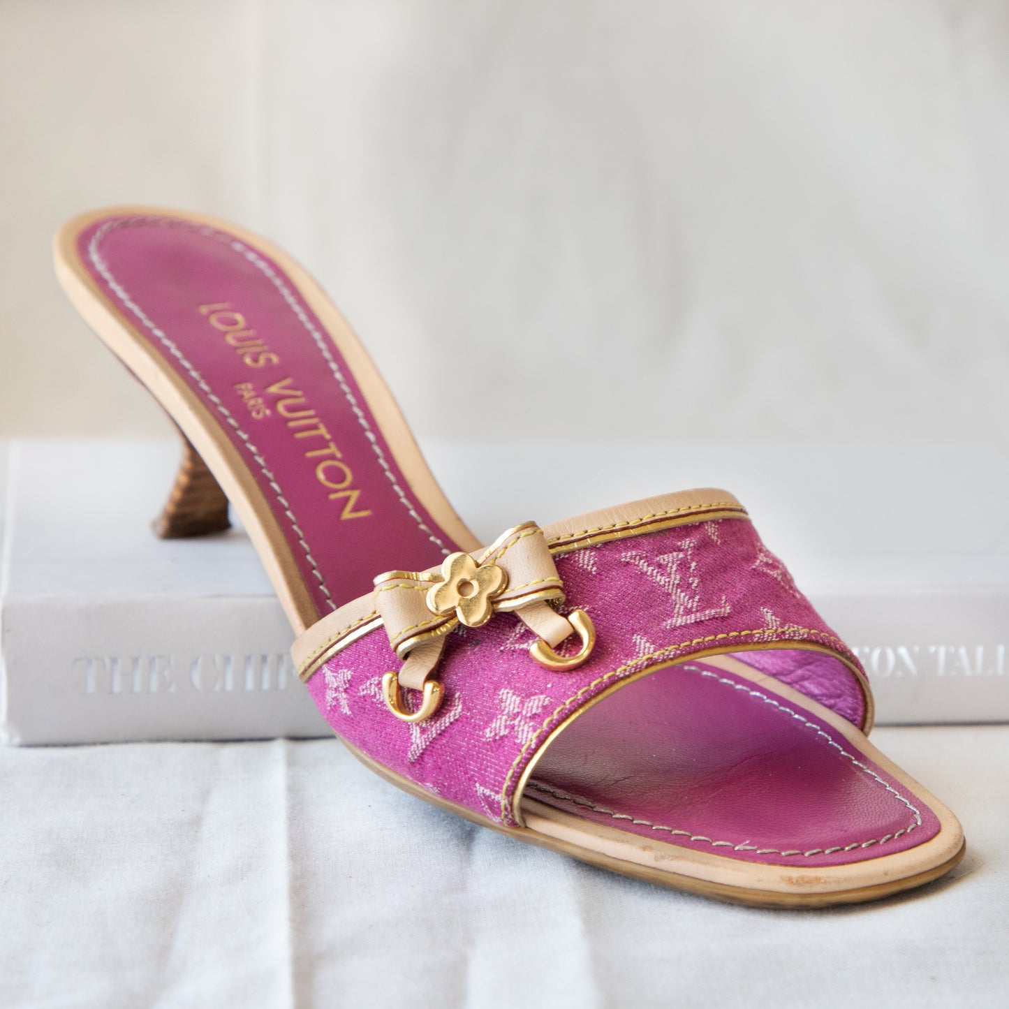 Y2K Louis Vuitton Monogram Pink Denim Kitten Heels 435.00 Icarus Vintage