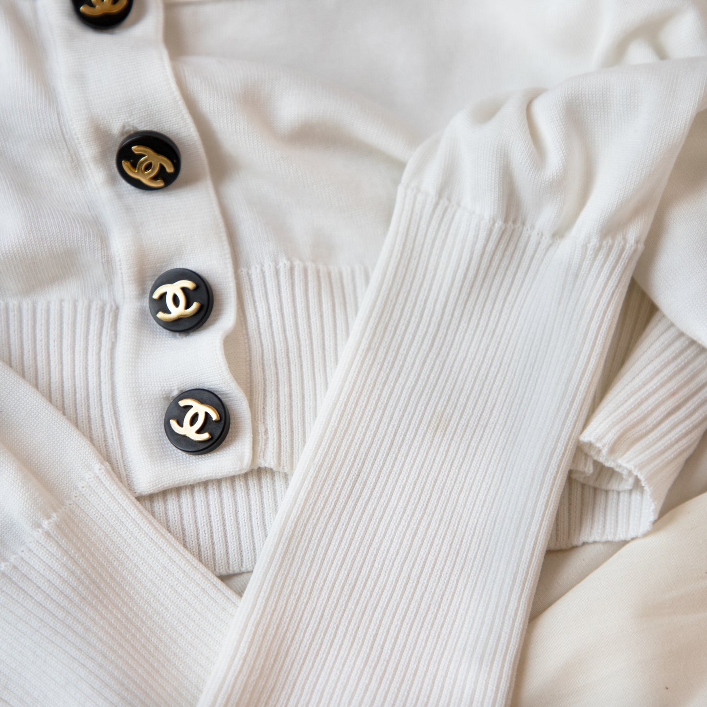 Chanel SS 1995 "Barbie" Cropped Cardigan 2795.00 Icarus Vintage
