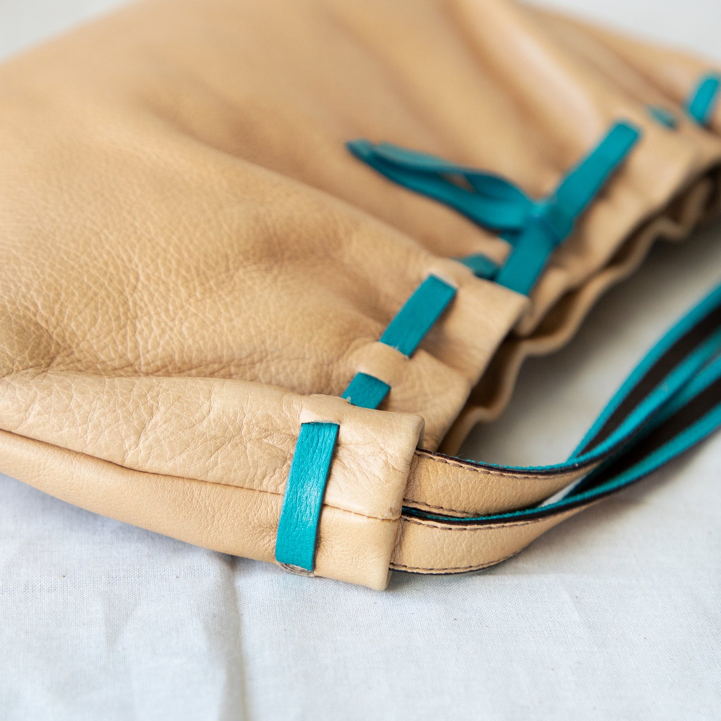 Miu Miu SS 1999 Tan Bow Bag 435.00 Icarus Vintage