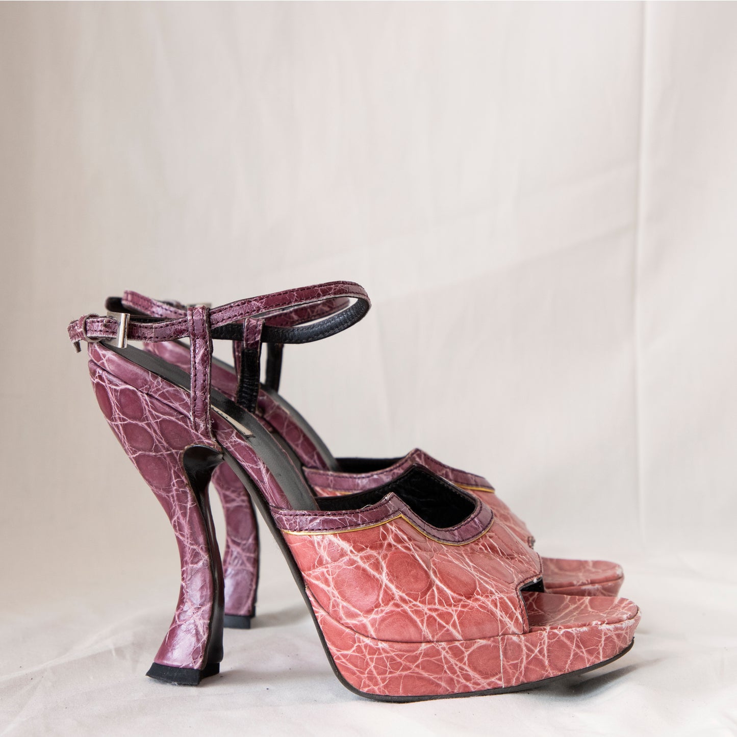 Prada F/W 2004 Avant Garde Crocodile Heels 295.00 Icarus Vintage