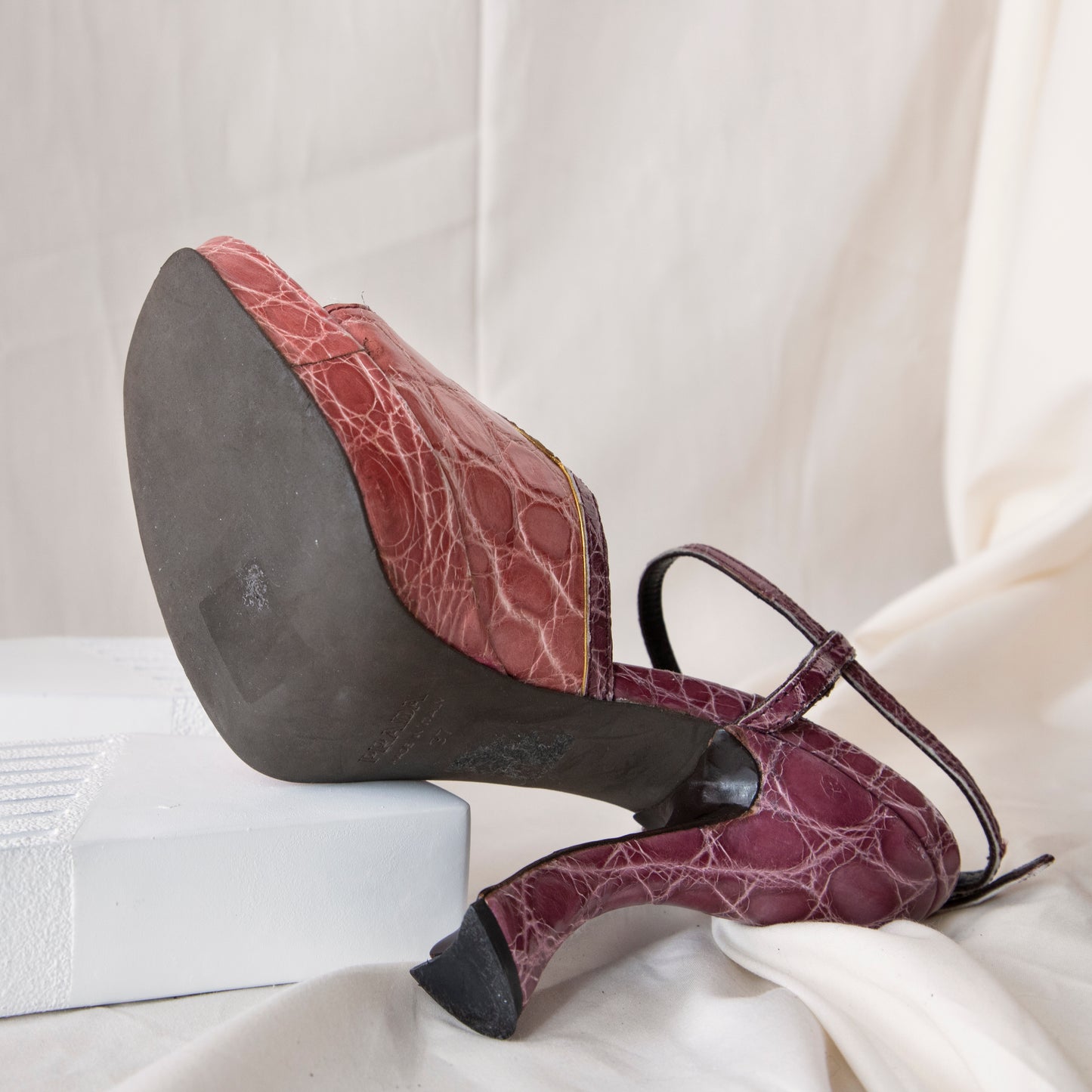 Prada F/W 2004 Avant Garde Crocodile Heels 295.00 Icarus Vintage