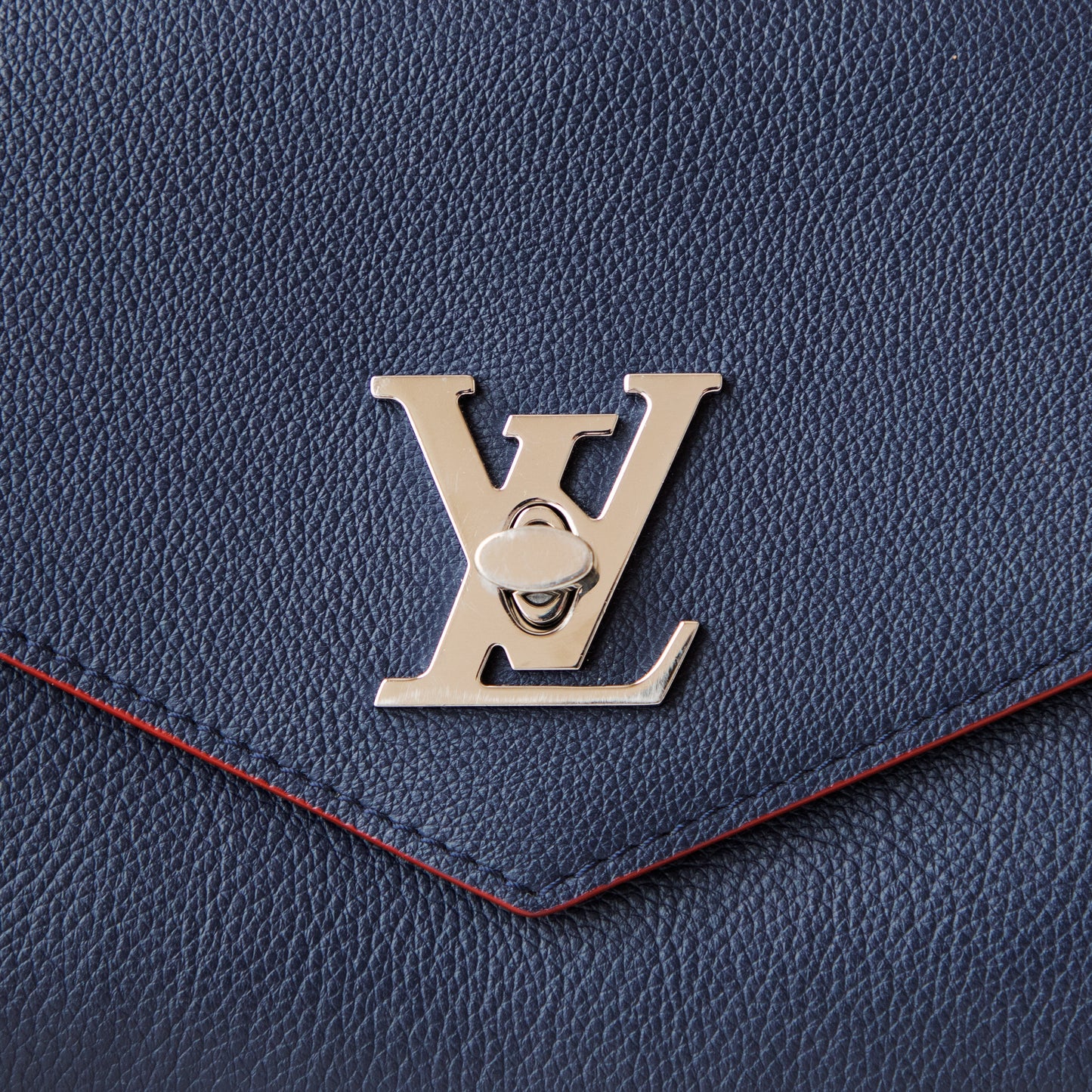 Louis Vuitton MyLockMe Chain Bag BB 1895.00 Icarus Vintage