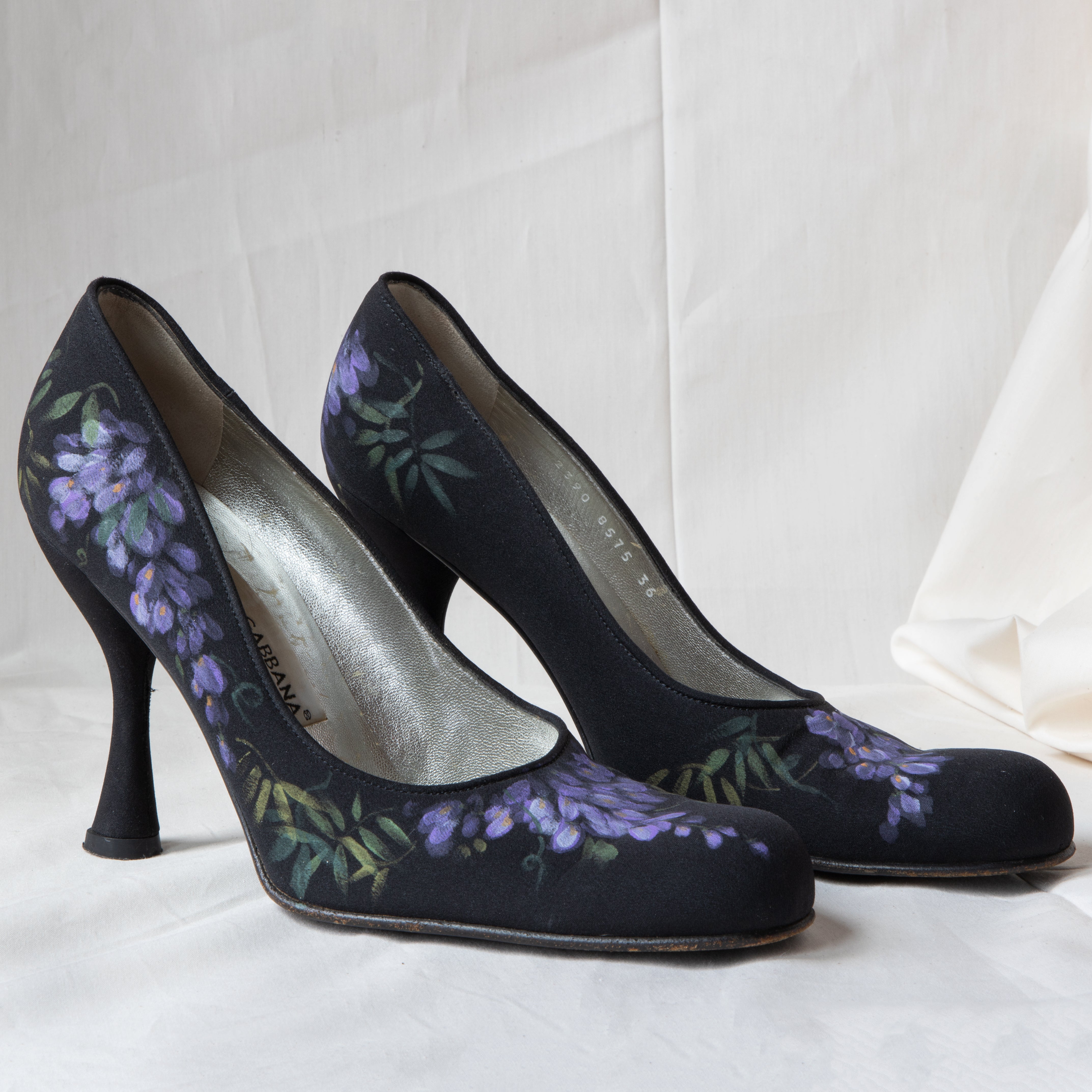 Taylor Reeve turns high heels' soles into art – Orange County Register